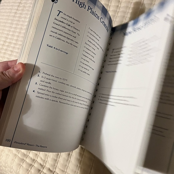 Disney Mickey and Chefs Cookbook - Blue and‎ White - Picture 9 of 10